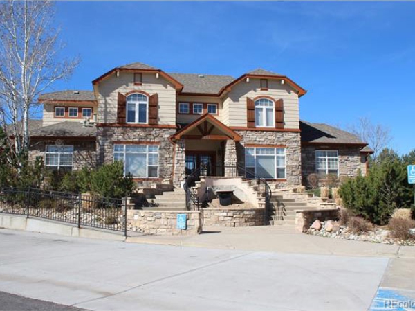 Club House w Pool & Fitness